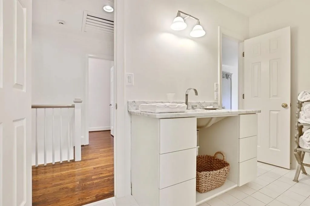 30 Old Maryland Chase, Atlanta, Georgia 30327, 4 Bedrooms Bedrooms, ,3 BathroomsBathrooms,Residential,Sold,30 Old Maryland Chase,6708259