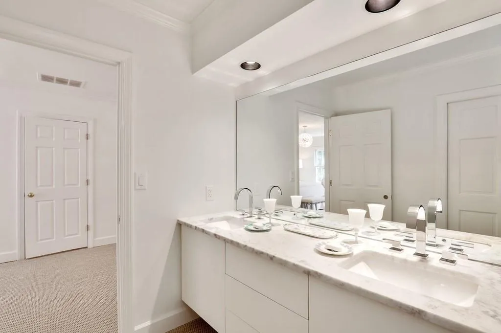 30 Old Maryland Chase, Atlanta, Georgia 30327, 4 Bedrooms Bedrooms, ,3 BathroomsBathrooms,Residential,Sold,30 Old Maryland Chase,6708259