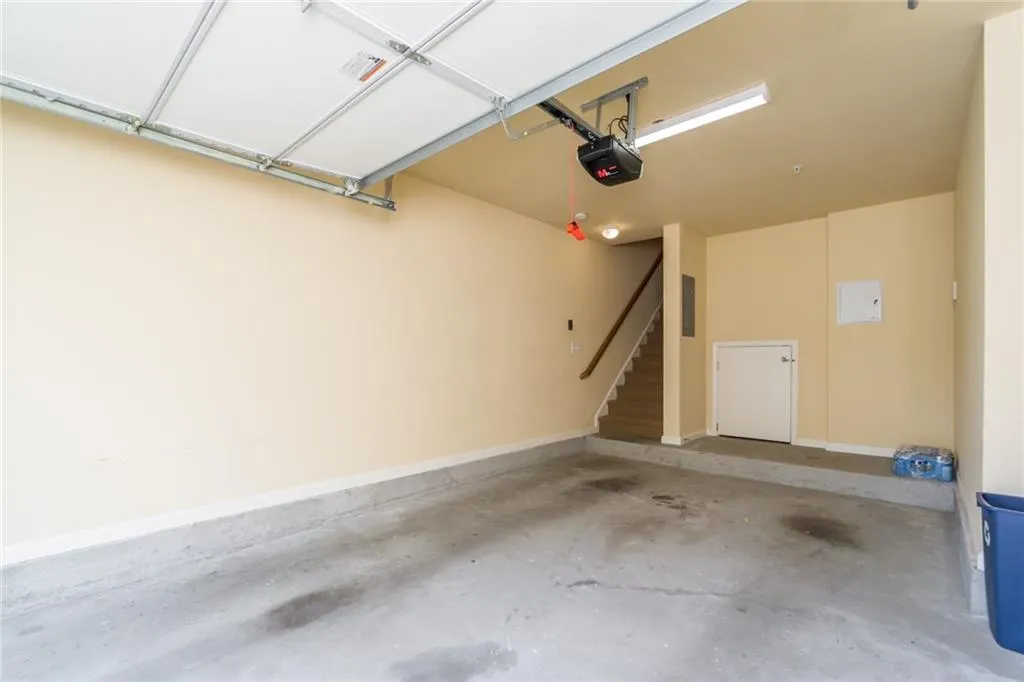 761 Berrydale Drive, Atlanta, Georgia 30328, 2 Bedrooms Bedrooms, ,2 BathroomsBathrooms,Residential,Sold,761 Berrydale Drive,6583652