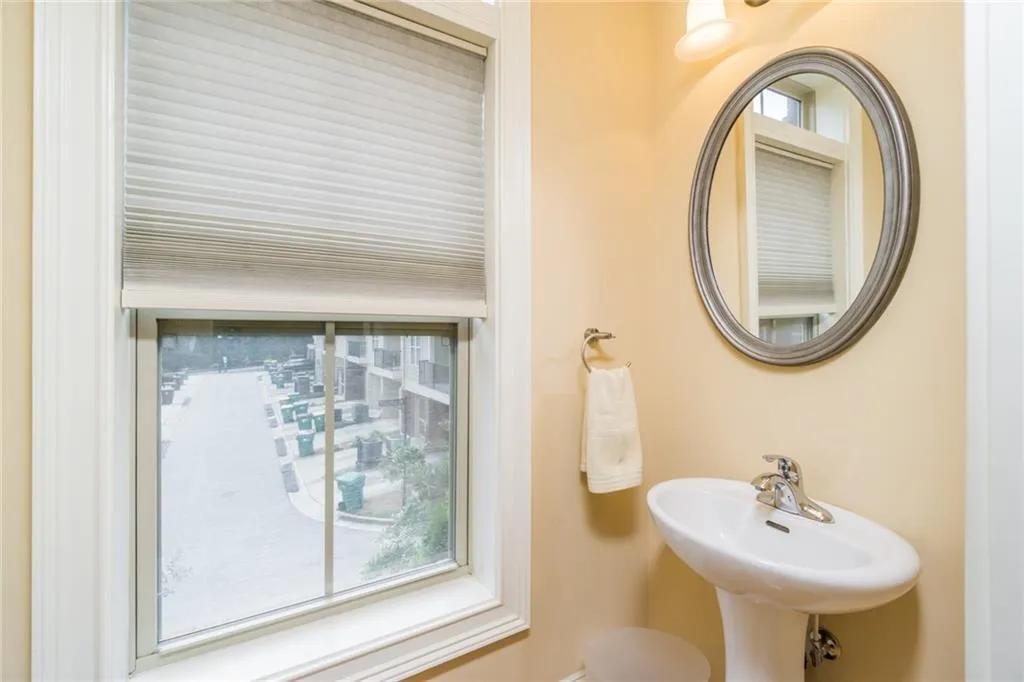 761 Berrydale Drive, Atlanta, Georgia 30328, 2 Bedrooms Bedrooms, ,2 BathroomsBathrooms,Residential,Sold,761 Berrydale Drive,6583652