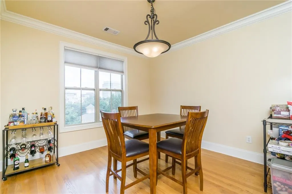 761 Berrydale Drive, Atlanta, Georgia 30328, 2 Bedrooms Bedrooms, ,2 BathroomsBathrooms,Residential,Sold,761 Berrydale Drive,6583652