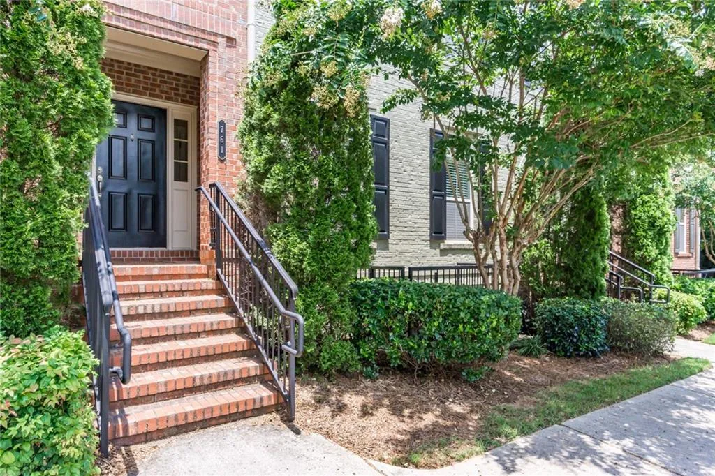 761 Berrydale Drive, Atlanta, Georgia 30328, 2 Bedrooms Bedrooms, ,2 BathroomsBathrooms,Residential,Sold,761 Berrydale Drive,6583652