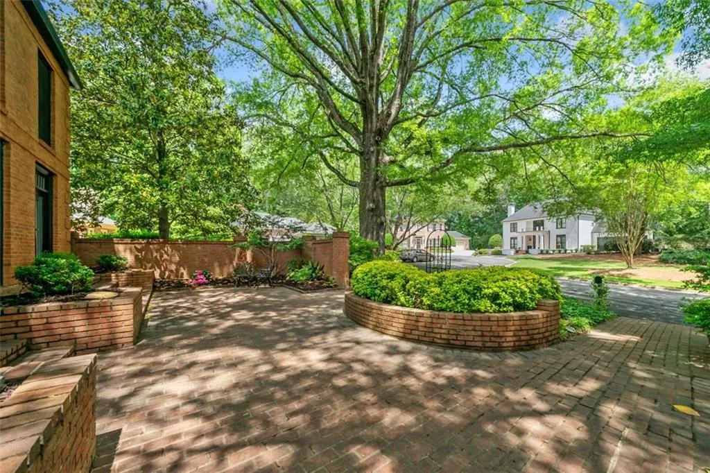 4411 Paces Battle Nw, Atlanta, Georgia 30327, 3 Bedrooms Bedrooms, ,3 BathroomsBathrooms,Residential,For Sale,4411 Paces Battle Nw,7581254
