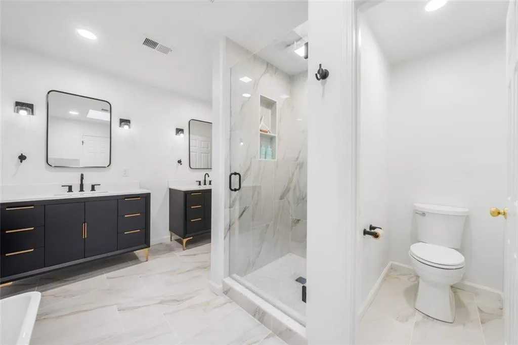 4411 Paces Battle Nw, Atlanta, Georgia 30327, 3 Bedrooms Bedrooms, ,3 BathroomsBathrooms,Residential,For Sale,4411 Paces Battle Nw,7581254