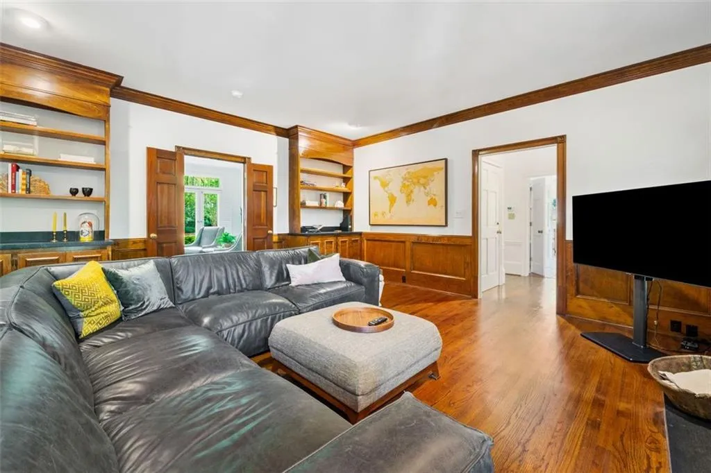 4411 Paces Battle Nw, Atlanta, Georgia 30327, 3 Bedrooms Bedrooms, ,3 BathroomsBathrooms,Residential,For Sale,4411 Paces Battle Nw,7581254