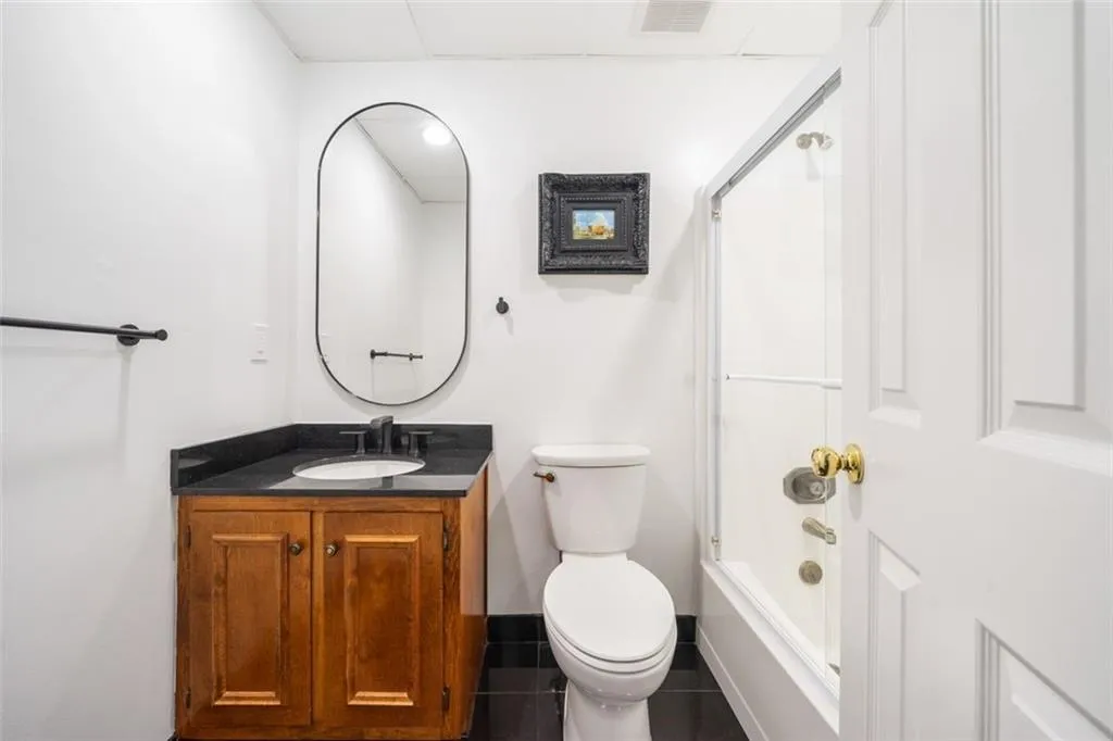 Full bathroom for bonus room/guest room
