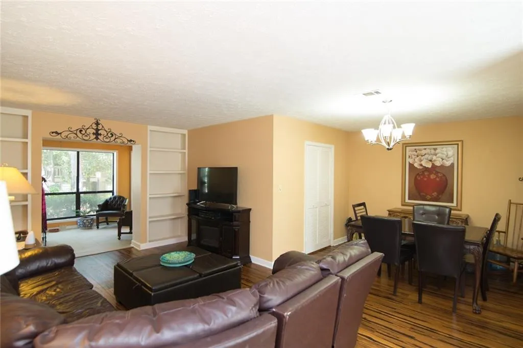 8740 Roswell Road Unit 10a, Atlanta, Georgia 30350, 3 Bedrooms Bedrooms, ,2 BathroomsBathrooms,Residential,Sold,8740 Roswell Road Unit 10a,6036641