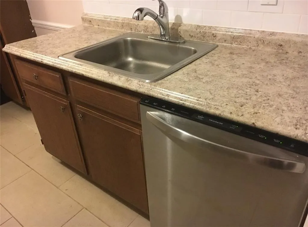 8740 Roswell Road Unit 10a, Atlanta, Georgia 30350, 3 Bedrooms Bedrooms, ,2 BathroomsBathrooms,Residential,Sold,8740 Roswell Road Unit 10a,6036641