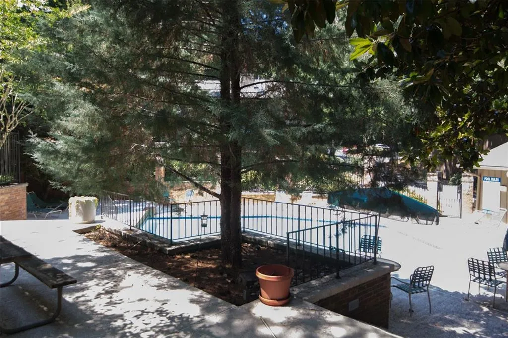 8740 Roswell Road Unit 10a, Atlanta, Georgia 30350, 3 Bedrooms Bedrooms, ,2 BathroomsBathrooms,Residential,Sold,8740 Roswell Road Unit 10a,6036641
