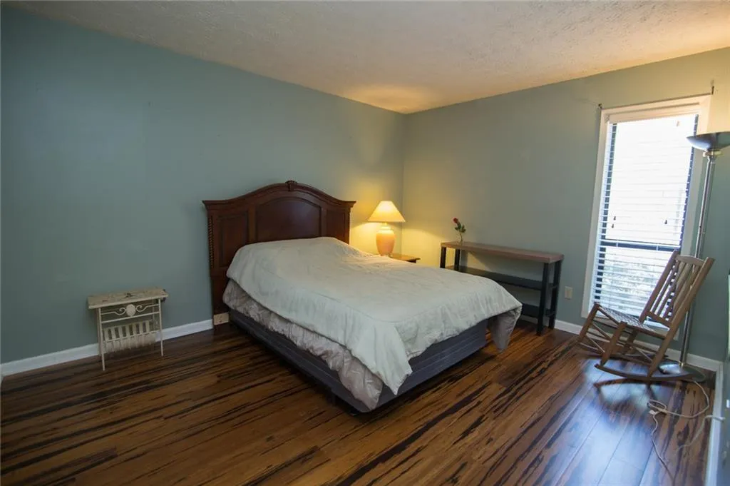 8740 Roswell Road Unit 10a, Atlanta, Georgia 30350, 3 Bedrooms Bedrooms, ,2 BathroomsBathrooms,Residential,Sold,8740 Roswell Road Unit 10a,6036641