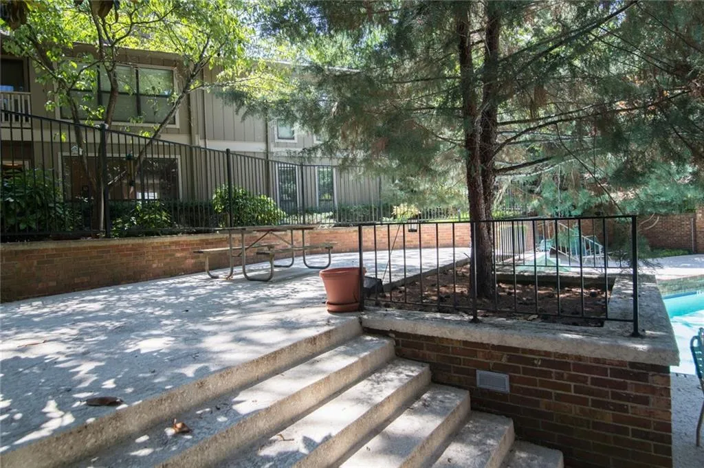 8740 Roswell Road Unit 10a, Atlanta, Georgia 30350, 3 Bedrooms Bedrooms, ,2 BathroomsBathrooms,Residential,Sold,8740 Roswell Road Unit 10a,6036641