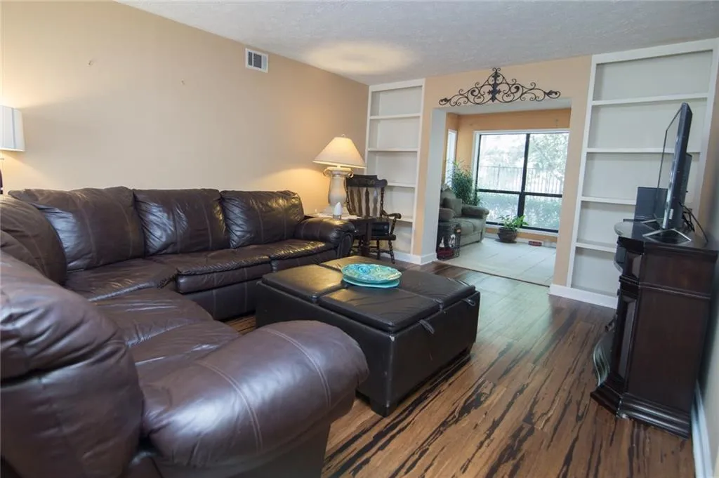 8740 Roswell Road Unit 10a, Atlanta, Georgia 30350, 3 Bedrooms Bedrooms, ,2 BathroomsBathrooms,Residential,Sold,8740 Roswell Road Unit 10a,6036641