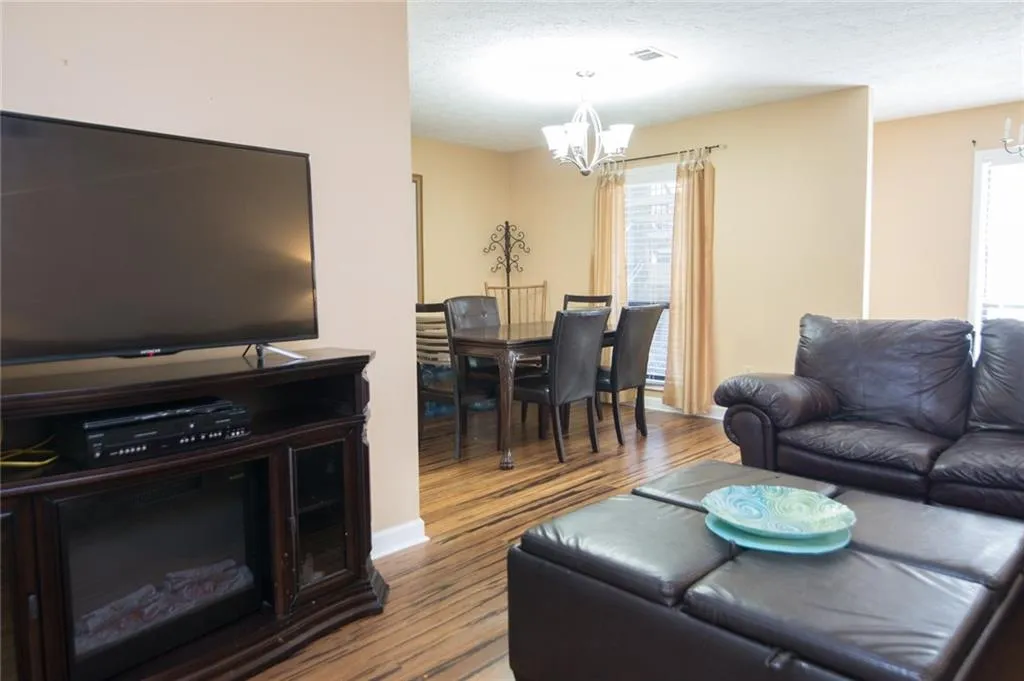 8740 Roswell Road Unit 10a, Atlanta, Georgia 30350, 3 Bedrooms Bedrooms, ,2 BathroomsBathrooms,Residential,Sold,8740 Roswell Road Unit 10a,6036641
