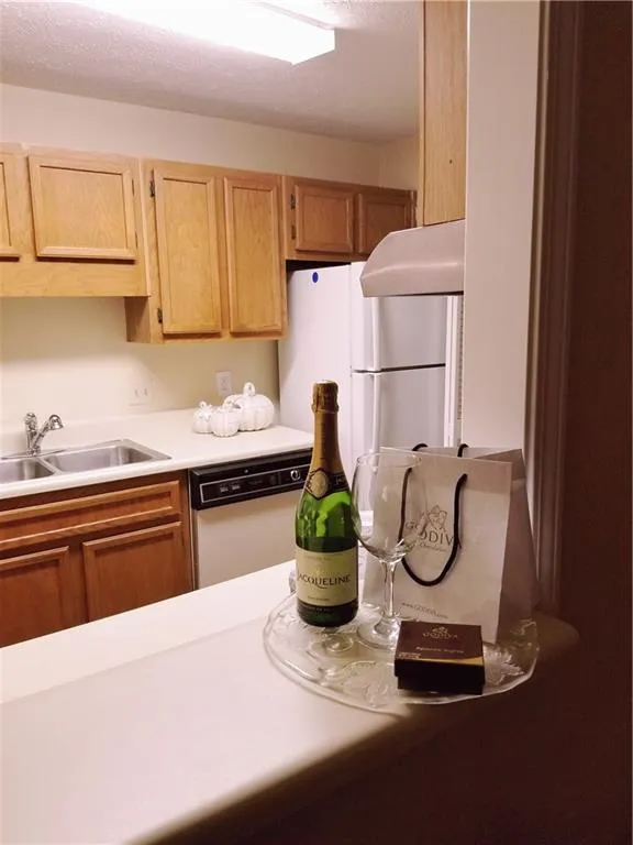 305 Gettysburg Place, Sandy Springs, Georgia 30350, 2 Bedrooms Bedrooms, ,2 BathroomsBathrooms,Residential,Sold,305 Gettysburg Place,6026230