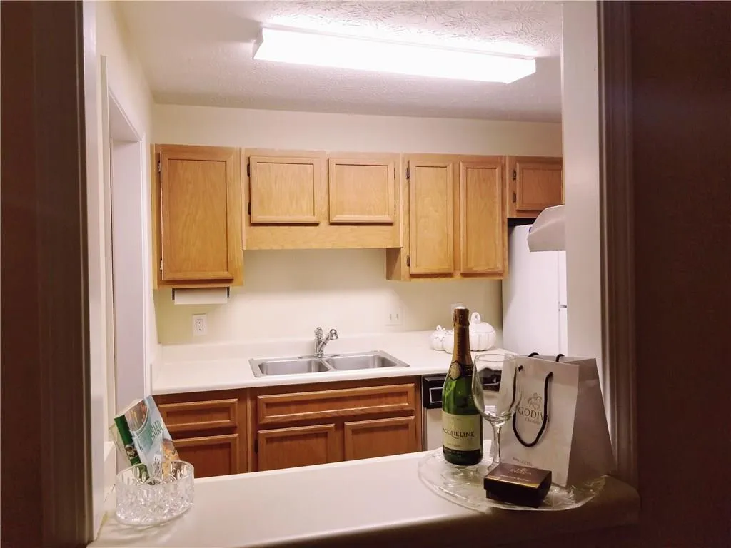 305 Gettysburg Place, Sandy Springs, Georgia 30350, 2 Bedrooms Bedrooms, ,2 BathroomsBathrooms,Residential,Sold,305 Gettysburg Place,6026230