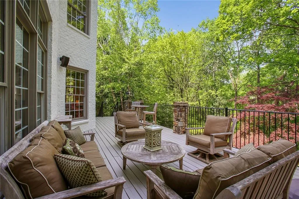 4715 E Conway Drive Nw, Atlanta, Georgia 30327, 5 Bedrooms Bedrooms, ,5 BathroomsBathrooms,Residential,Sold,4715 E Conway Drive Nw,6538675