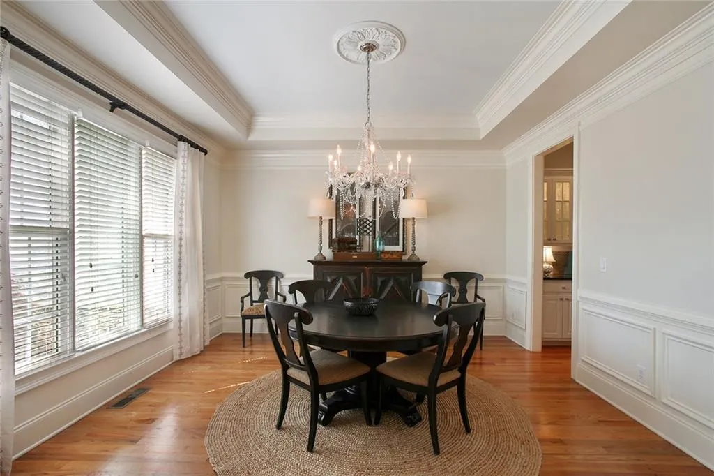 4715 E Conway Drive Nw, Atlanta, Georgia 30327, 5 Bedrooms Bedrooms, ,5 BathroomsBathrooms,Residential,Sold,4715 E Conway Drive Nw,6538675