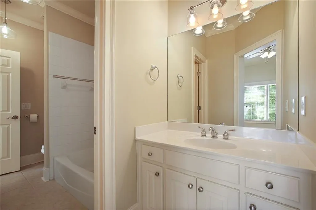 4715 E Conway Drive Nw, Atlanta, Georgia 30327, 5 Bedrooms Bedrooms, ,5 BathroomsBathrooms,Residential,Sold,4715 E Conway Drive Nw,6538675