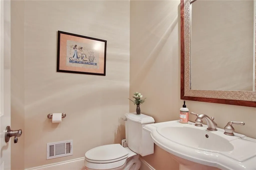 4715 E Conway Drive Nw, Atlanta, Georgia 30327, 5 Bedrooms Bedrooms, ,5 BathroomsBathrooms,Residential,Sold,4715 E Conway Drive Nw,6538675