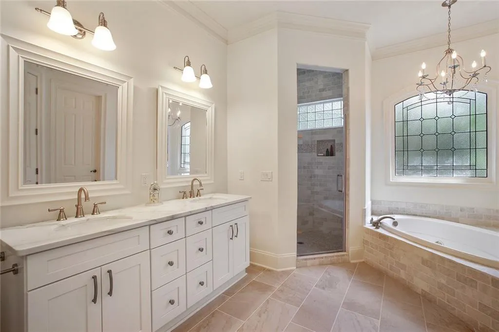 4715 E Conway Drive Nw, Atlanta, Georgia 30327, 5 Bedrooms Bedrooms, ,5 BathroomsBathrooms,Residential,Sold,4715 E Conway Drive Nw,6538675