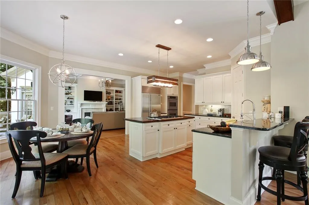 4715 E Conway Drive Nw, Atlanta, Georgia 30327, 5 Bedrooms Bedrooms, ,5 BathroomsBathrooms,Residential,Sold,4715 E Conway Drive Nw,6538675