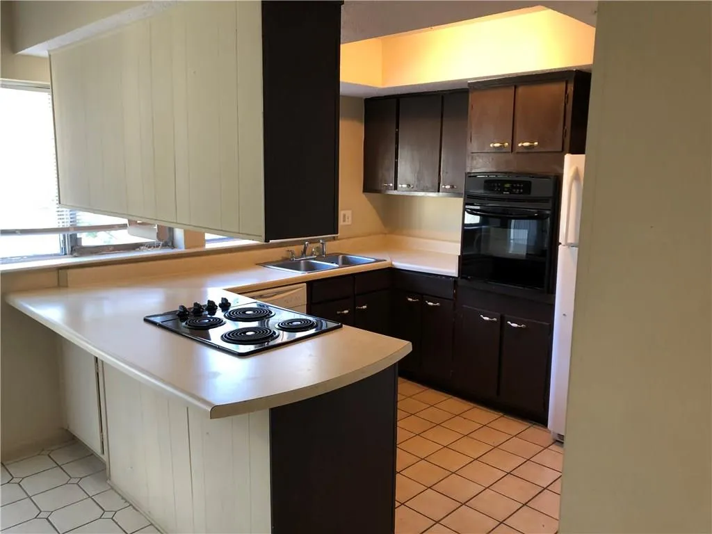 7102 Stonington Drive, Atlanta, Georgia 30328, 2 Bedrooms Bedrooms, ,2 BathroomsBathrooms,Residential,Sold,7102 Stonington Drive,6116476