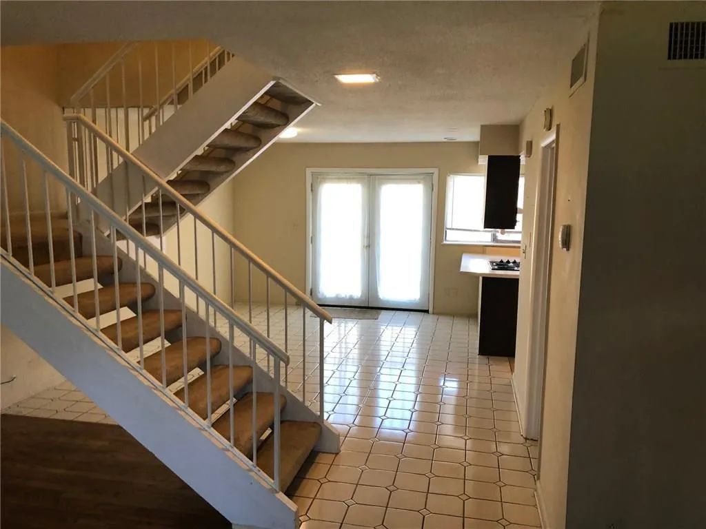 7102 Stonington Drive, Atlanta, Georgia 30328, 2 Bedrooms Bedrooms, ,2 BathroomsBathrooms,Residential,Sold,7102 Stonington Drive,6116476