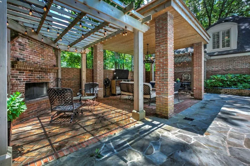 1660 Winterthur Close, Atlanta, Georgia 30328, 5 Bedrooms Bedrooms, ,4 BathroomsBathrooms,Residential,Sold,1660 Winterthur Close,5958331