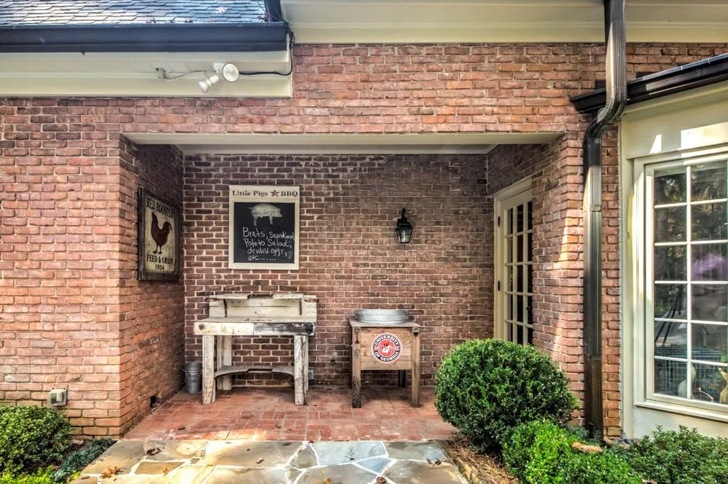 1660 Winterthur Close, Atlanta, Georgia 30328, 5 Bedrooms Bedrooms, ,4 BathroomsBathrooms,Residential,Sold,1660 Winterthur Close,5958331