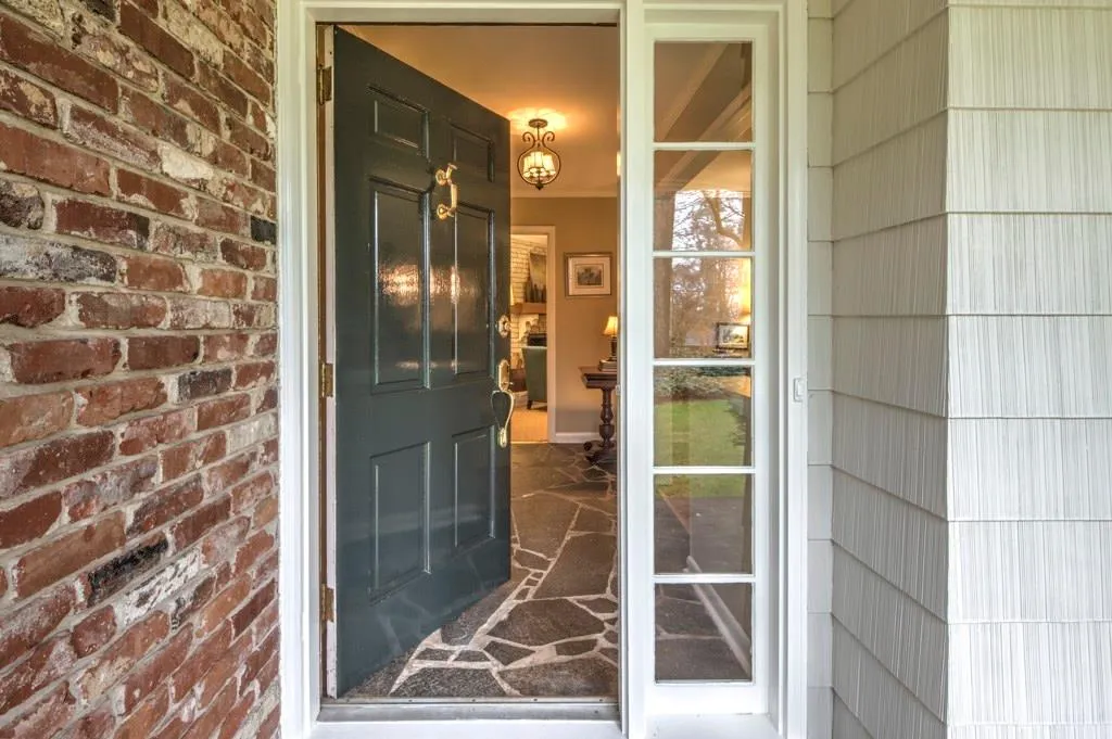 380 Montevallo Drive, Sandy Springs, Georgia 30342, 4 Bedrooms Bedrooms, ,3 BathroomsBathrooms,Residential,Sold,380 Montevallo Drive,5652436