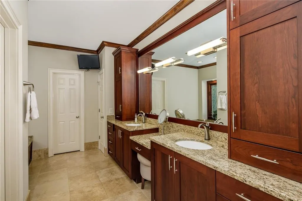 7855 Fawndale Way, Sandy Springs, Georgia 30350, 6 Bedrooms Bedrooms, ,5 BathroomsBathrooms,Residential,Sold,7855 Fawndale Way,6767329