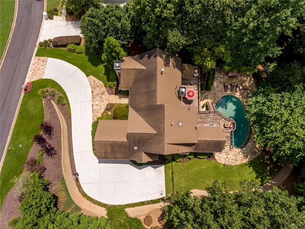 7855 Fawndale Way, Sandy Springs, Georgia 30350, 6 Bedrooms Bedrooms, ,5 BathroomsBathrooms,Residential,Sold,7855 Fawndale Way,6767329