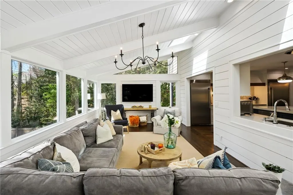 6230 Mountain Brook Way, Atlanta, Georgia 30328, 6 Bedrooms Bedrooms, ,5 BathroomsBathrooms,Residential,Sold,6230 Mountain Brook Way,7186364