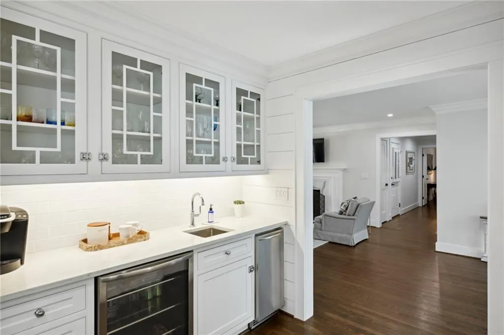 6230 Mountain Brook Way, Atlanta, Georgia 30328, 6 Bedrooms Bedrooms, ,5 BathroomsBathrooms,Residential,Sold,6230 Mountain Brook Way,7186364