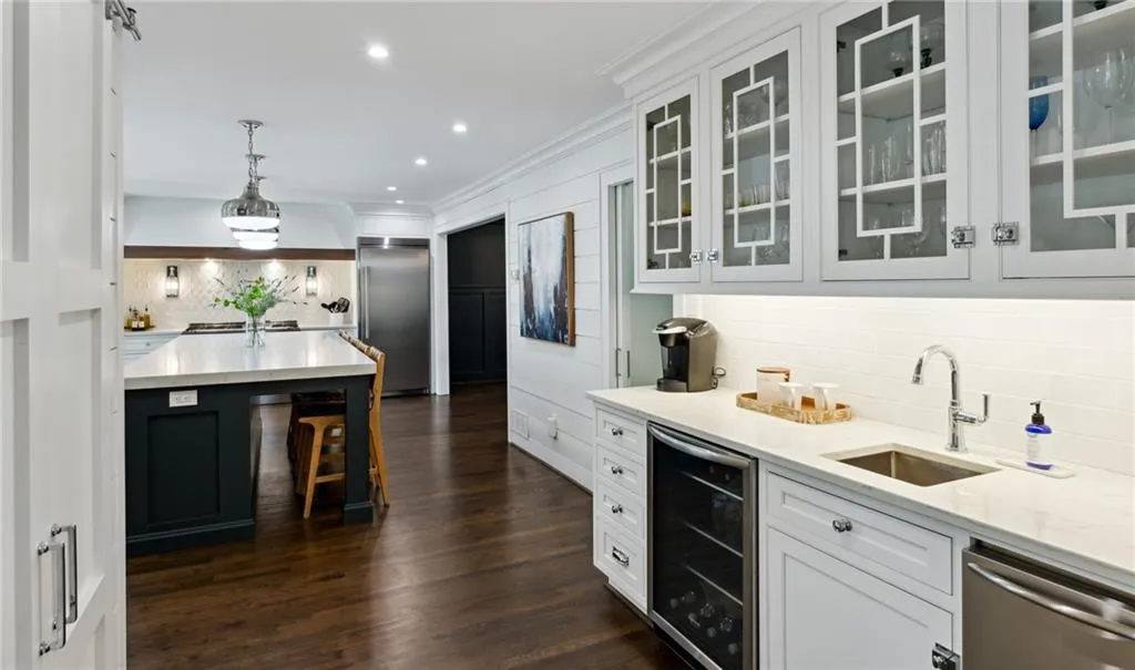 6230 Mountain Brook Way, Atlanta, Georgia 30328, 6 Bedrooms Bedrooms, ,5 BathroomsBathrooms,Residential,Sold,6230 Mountain Brook Way,7186364