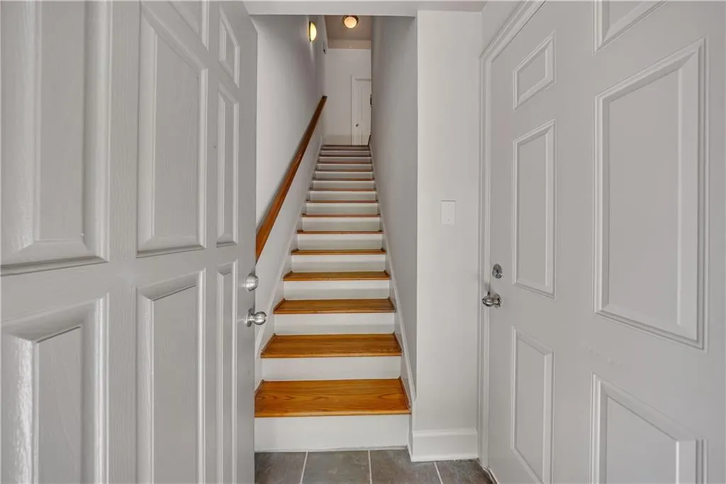 1390 Dutch Valley Place Ne, Atlanta, Georgia 30324, 2 Bedrooms Bedrooms, ,2 BathroomsBathrooms,Residential,For Sale,1390 Dutch Valley Place Ne,7619453