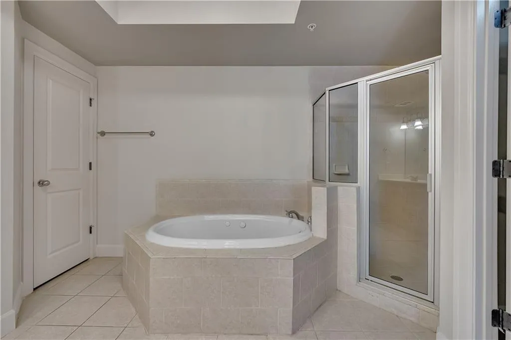 1390 Dutch Valley Place Ne, Atlanta, Georgia 30324, 2 Bedrooms Bedrooms, ,2 BathroomsBathrooms,Residential,For Sale,1390 Dutch Valley Place Ne,7619453