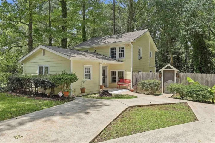 184 Fairview Drive, Fairburn, Georgia 30213
