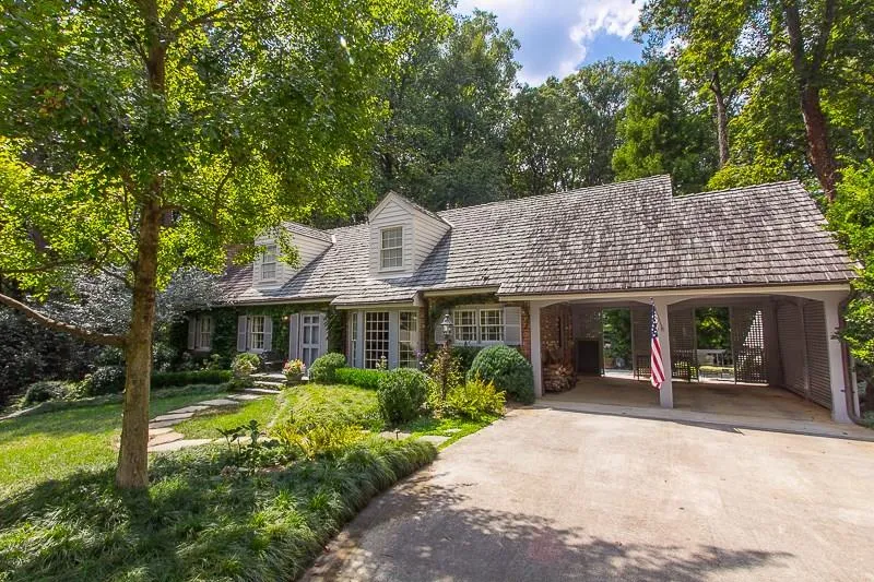 3000 Rhodenhaven Drive Nw, Atlanta, Georgia 30327, 3 Bedrooms Bedrooms, ,4 BathroomsBathrooms,Residential,Sold,3000 Rhodenhaven Drive Nw,5745554