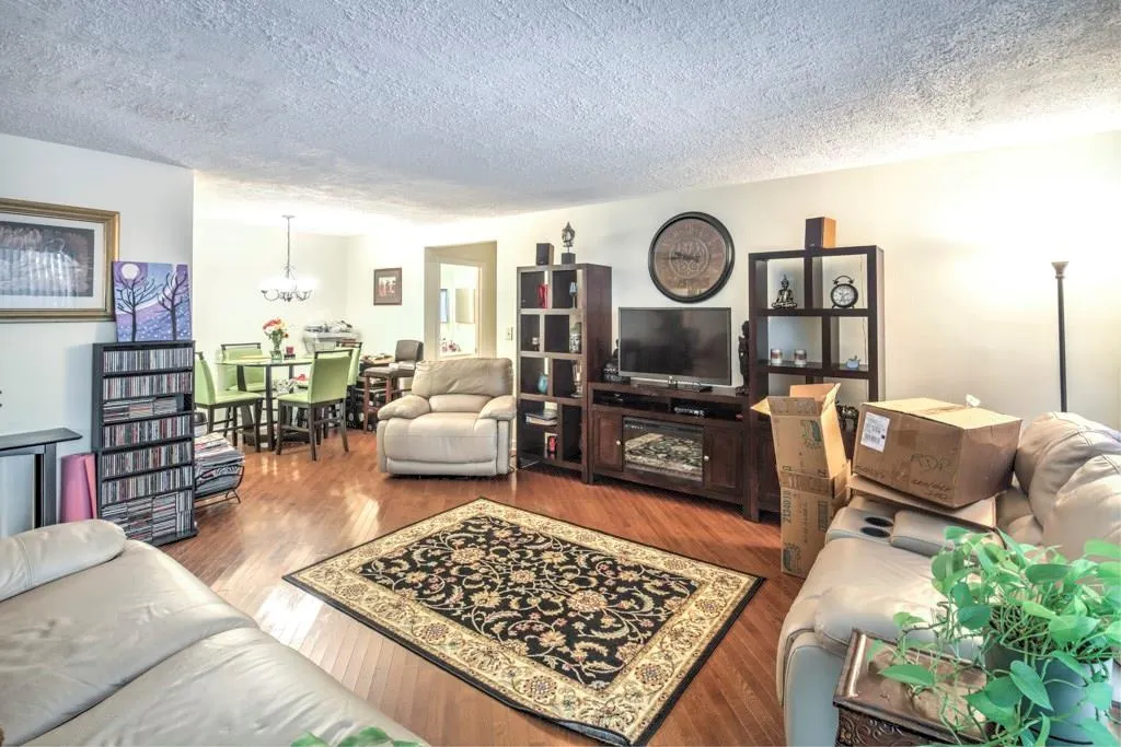 2015 Wingate Way, Sandy Springs, Georgia 30350, 2 Bedrooms Bedrooms, ,2 BathroomsBathrooms,Residential,Sold,2015 Wingate Way,5908009