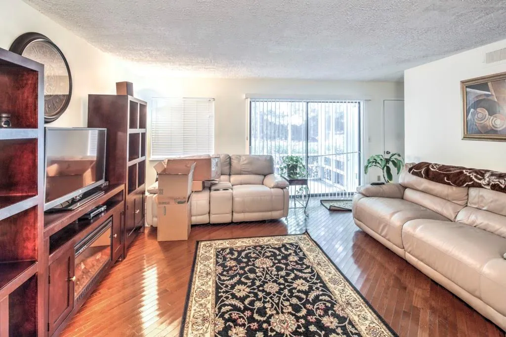 2015 Wingate Way, Sandy Springs, Georgia 30350, 2 Bedrooms Bedrooms, ,2 BathroomsBathrooms,Residential,Sold,2015 Wingate Way,5908009