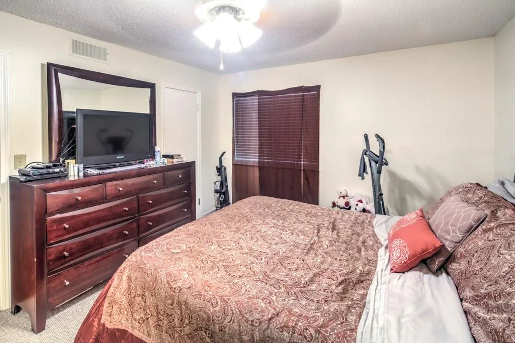 2015 Wingate Way, Sandy Springs, Georgia 30350, 2 Bedrooms Bedrooms, ,2 BathroomsBathrooms,Residential,Sold,2015 Wingate Way,5908009