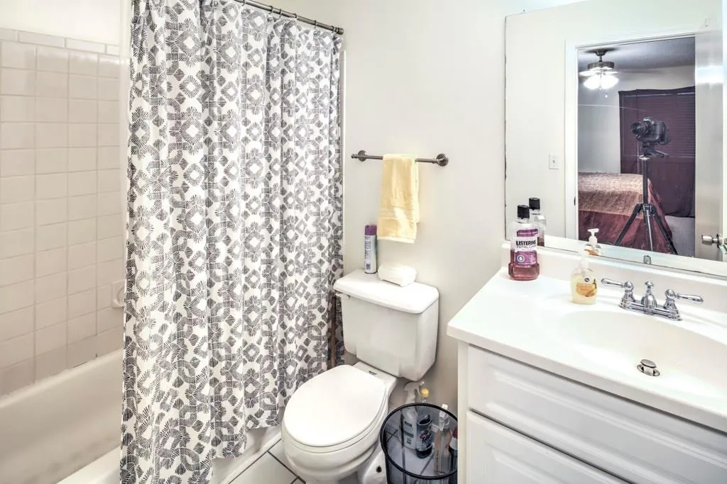 2015 Wingate Way, Sandy Springs, Georgia 30350, 2 Bedrooms Bedrooms, ,2 BathroomsBathrooms,Residential,Sold,2015 Wingate Way,5908009