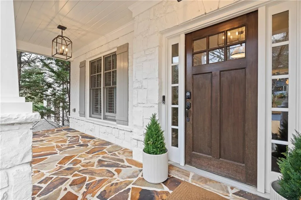 2574 Ashford Road, Brookhaven, Georgia 30319, 4 Bedrooms Bedrooms, 0 ,4 BathroomsBathrooms,Residential,Sold,2574 Ashford Road,7718747