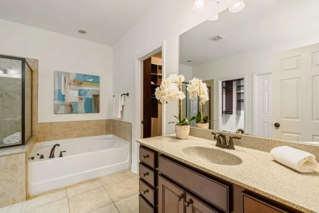 Spa-Like Bath Retreat!