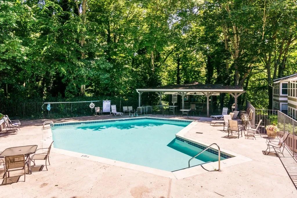 5147 Roswell Road Unit 10, Atlanta, Georgia 30342, 2 Bedrooms Bedrooms, ,1 BathroomBathrooms,Residential,Sold,5147 Roswell Road Unit 10,6740084