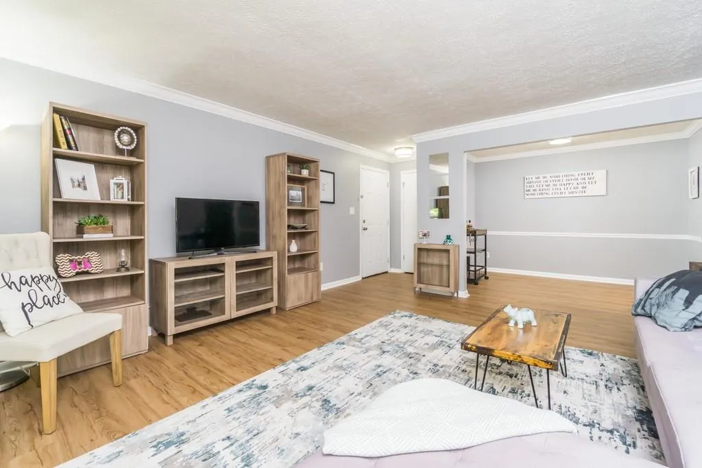 5147 Roswell Road Unit 10, Atlanta, Georgia 30342, 2 Bedrooms Bedrooms, ,1 BathroomBathrooms,Residential,Sold,5147 Roswell Road Unit 10,6740084