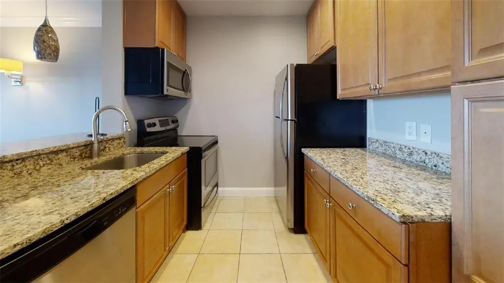 300 Johnson Ferry Road Ne Unit A913, Sandy Springs, Georgia 30328, 1 Bedroom Bedrooms, ,1 BathroomBathrooms,Residential,Sold,300 Johnson Ferry Road Ne Unit A913,7032175