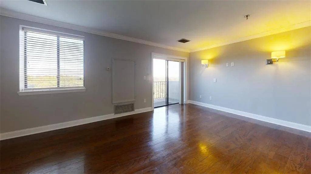 300 Johnson Ferry Road Ne Unit A913, Sandy Springs, Georgia 30328, 1 Bedroom Bedrooms, ,1 BathroomBathrooms,Residential,Sold,300 Johnson Ferry Road Ne Unit A913,7032175