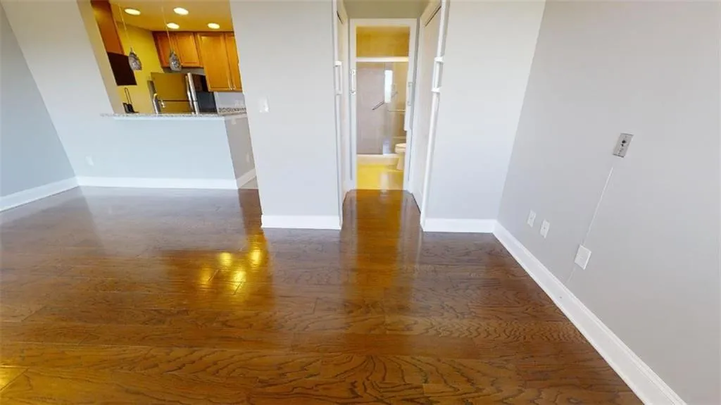 300 Johnson Ferry Road Ne Unit A913, Sandy Springs, Georgia 30328, 1 Bedroom Bedrooms, ,1 BathroomBathrooms,Residential,Sold,300 Johnson Ferry Road Ne Unit A913,7032175